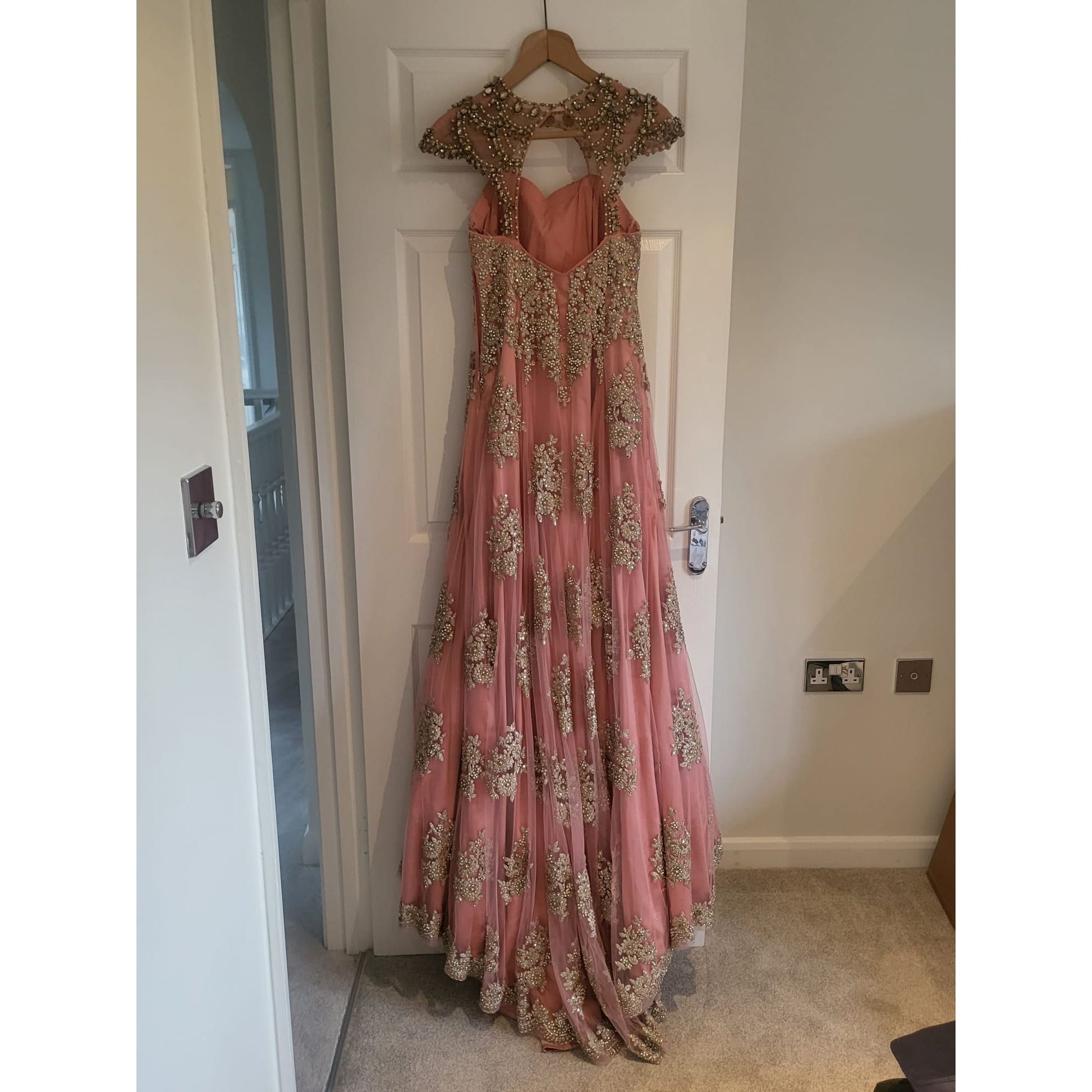 Stunning gown worn once - long trail size 10/12 - 7